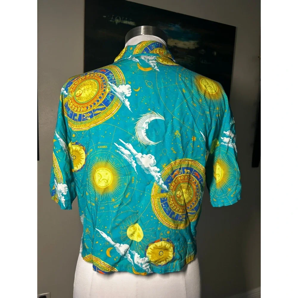 Vintage Forever 21 Button Down Shirt M Teal Celestial Zodiac Print Cropped Top